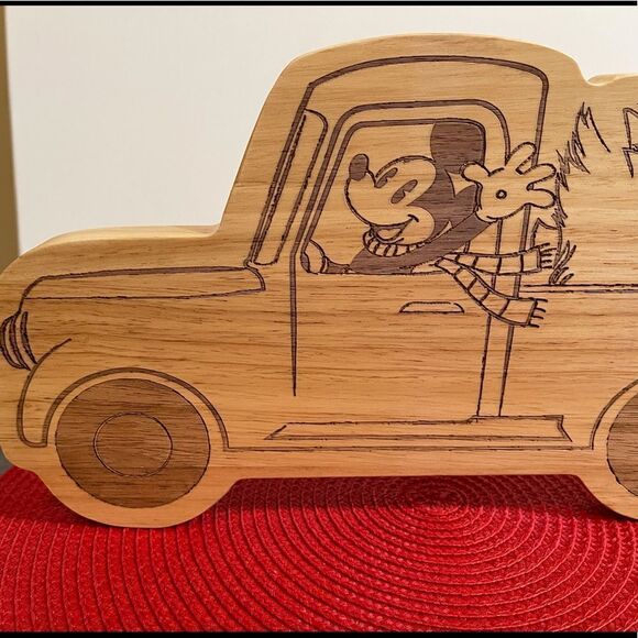 Disney Mickey Mouse Christmas wooden serving board NWT - Picture 4 of 9